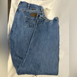 Wrangler Men’s Classic Fit Jeans – Light Wash Denim, Size 40x32